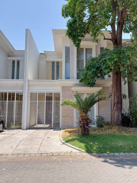 Dijual Rumah Pakuwon City Cluster Long Beach